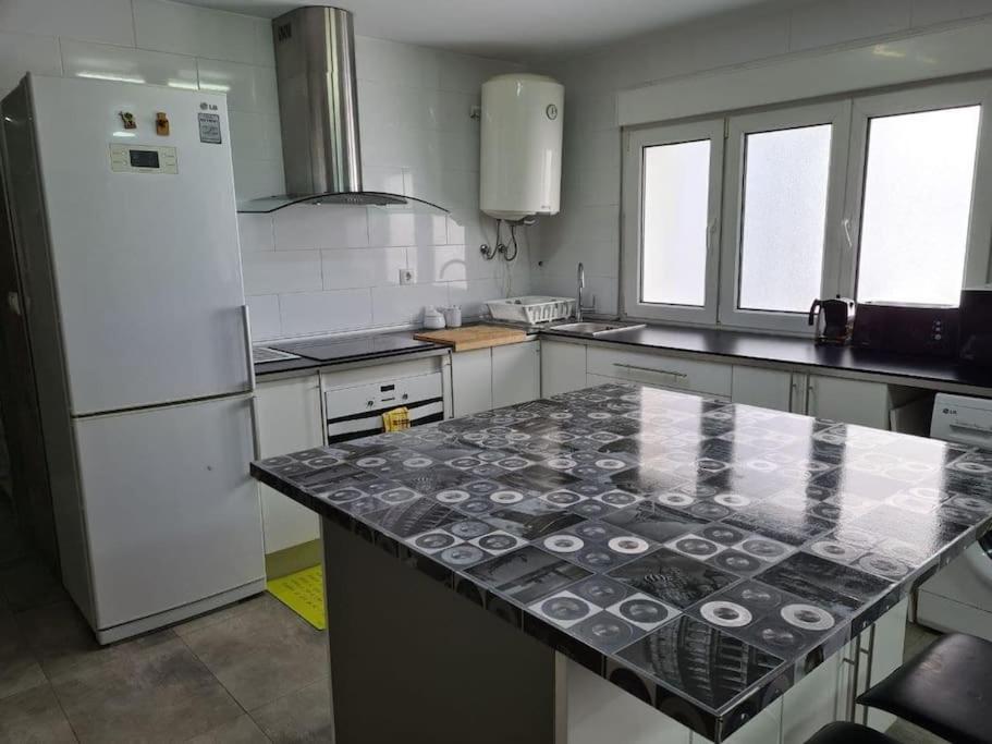 A Un Paso De La Playa, Amplio Apartamento Χιχόν Εξωτερικό φωτογραφία